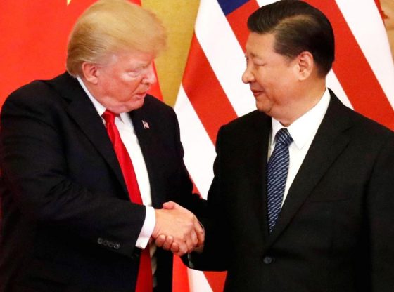 Cina balas memukul AS, Trump terlibat skandal dengan bintang porno