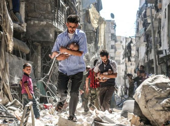 Suriah - Bayi diselamatkan dalam kobaran Perang