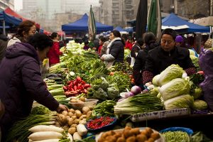 Harga makanan mendorong inflasi naik di Cina.