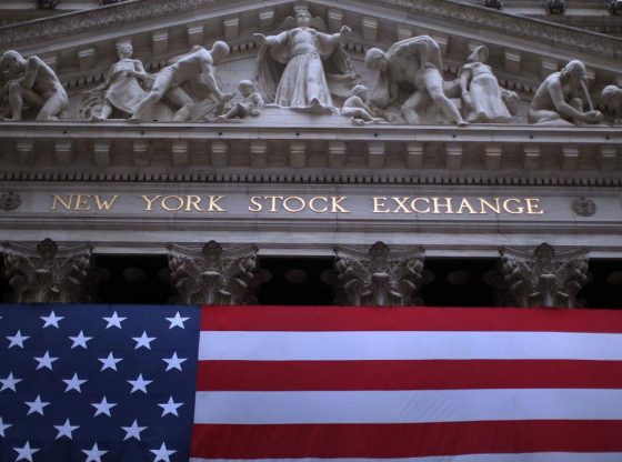 Bursa saham AS berakhir turun setelah sejumlah data ekonomi terkini mengecewakan pasar. (Lukman Hqeem/Foto Istimewa).