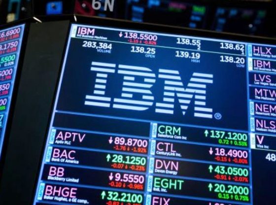 Bursa saham AS naik didorong hasil pendapatan IBM yang lebih baik.